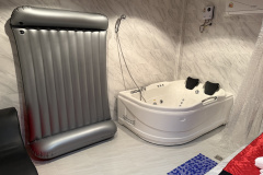 Snow White Jacuzzi